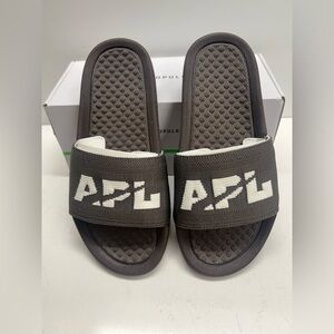 APL Techloom Slide Sandals in Chocolate Size 6